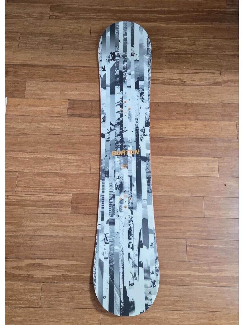 Burton Super Hero Smalls 142 V-rockers snowboard playful all-mountain board